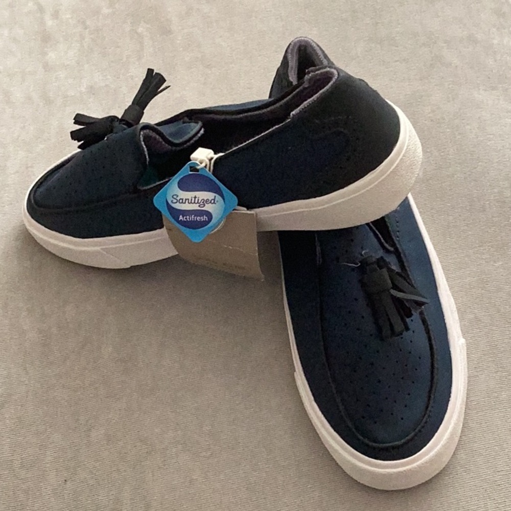BOYS NEW WITH TAG ZARA KIDS NAVY BLUE/WHITE LOAFERS SIZE 2.5! - Picture 3 of 4